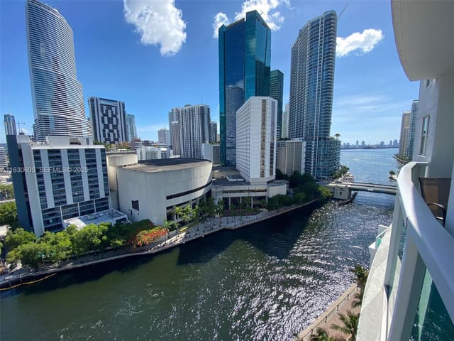 31 SE 5th Street 1601, Miami, FL 33131