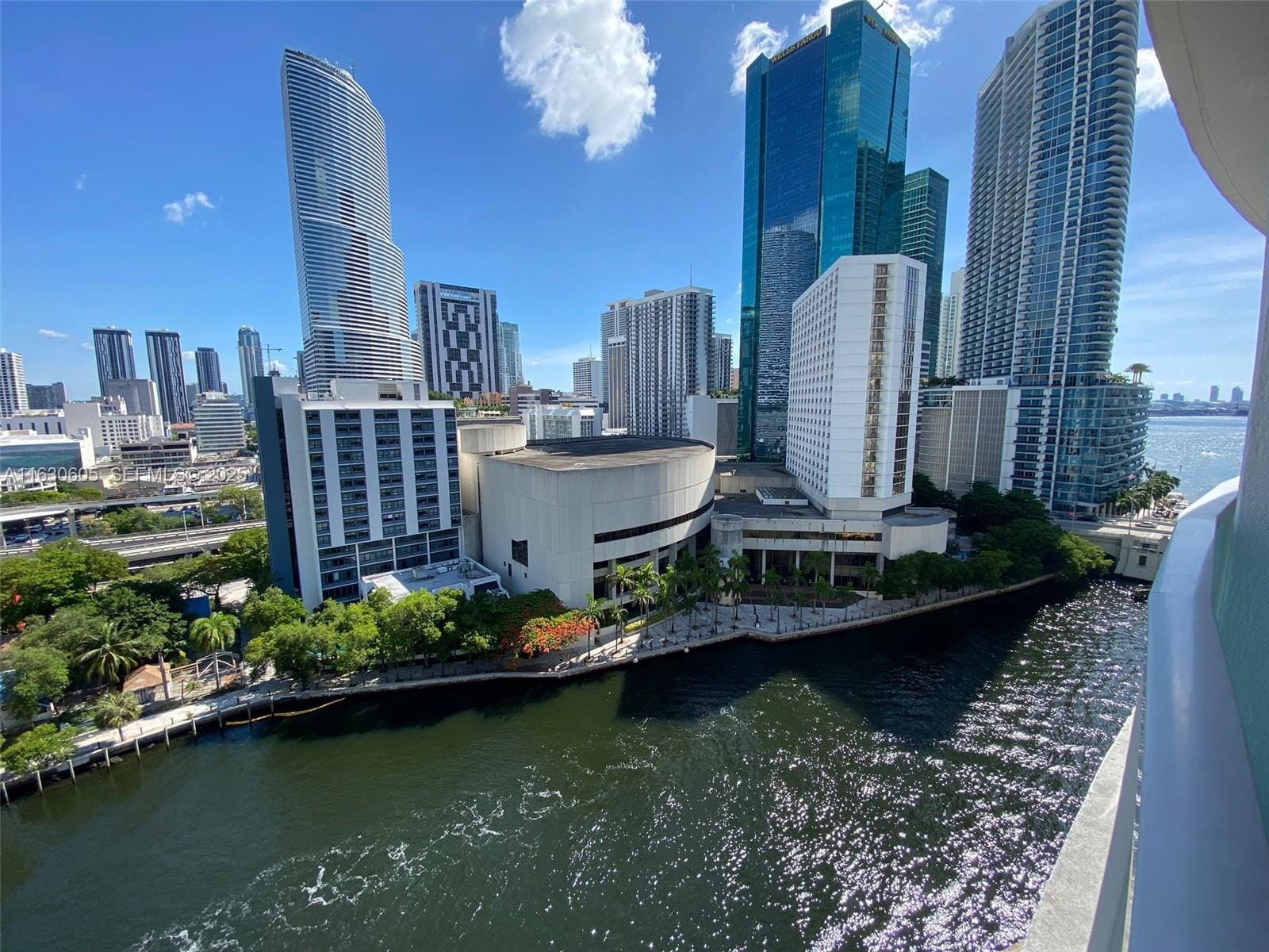 31 SE 5th Street 1601, Miami, FL 33131 photo 11