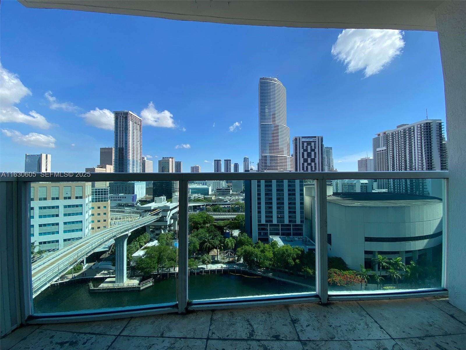 31 SE 5th Street 1601, Miami, FL 33131 photo 12