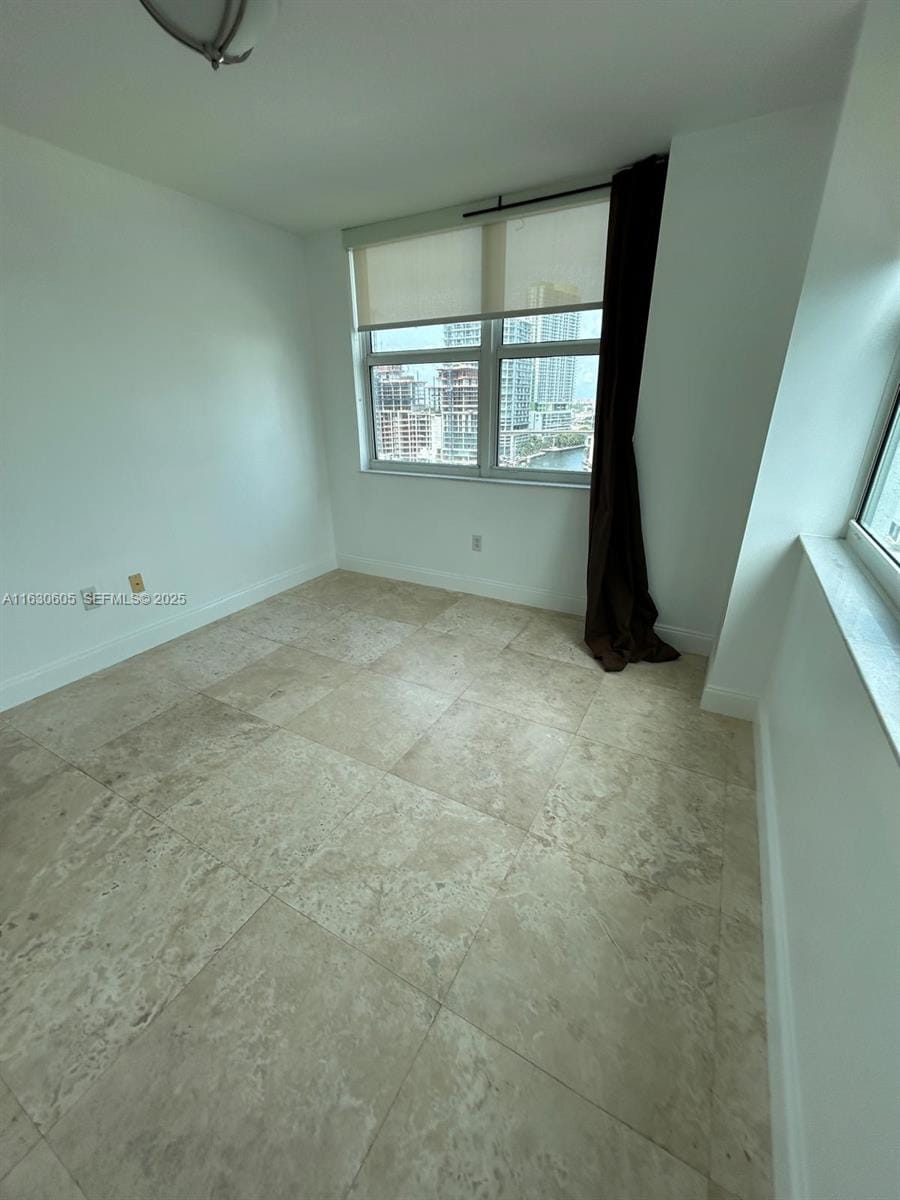 31 SE 5th Street 1601, Miami, FL 33131 photo 6
