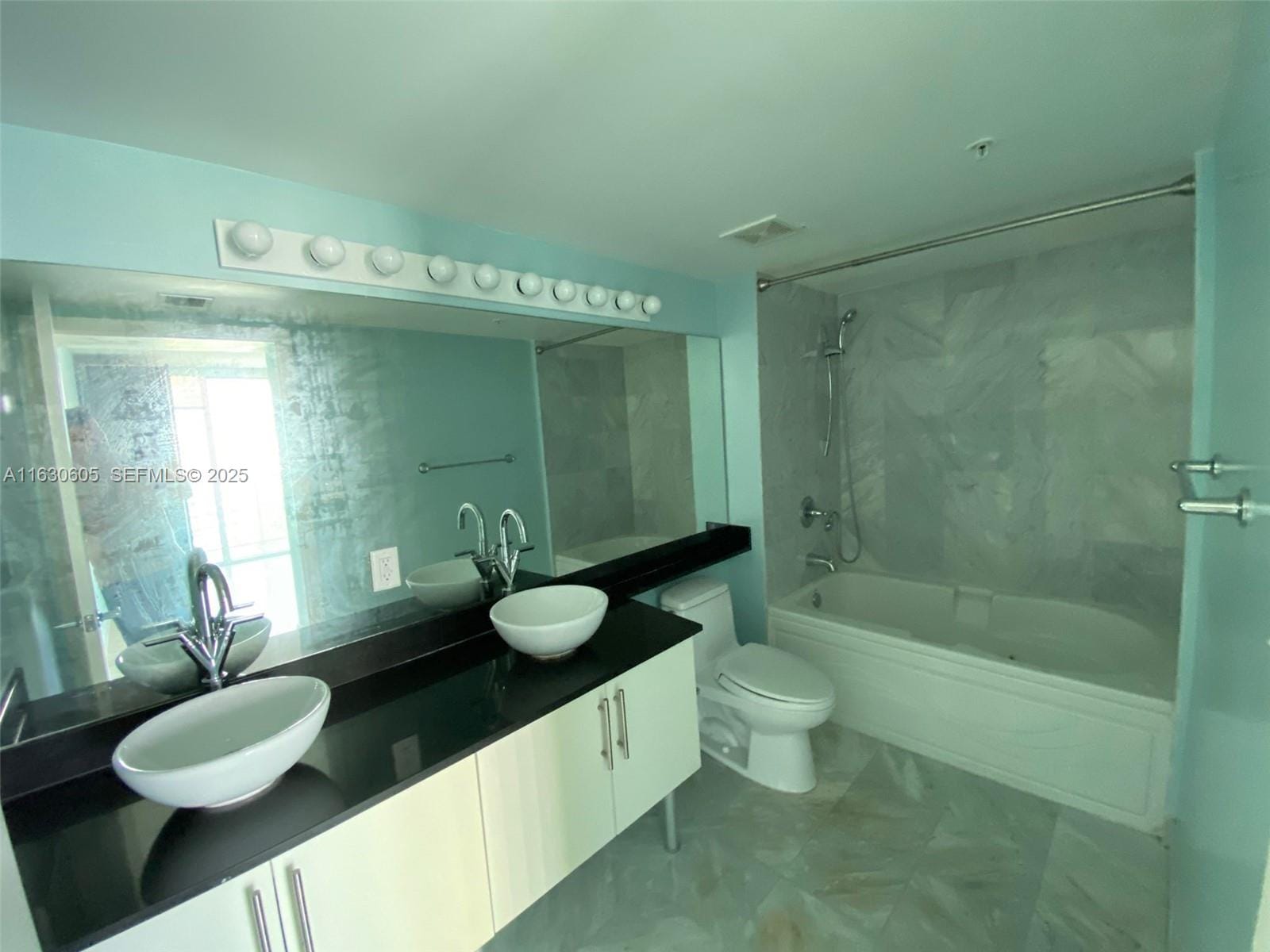 31 SE 5th Street 1601, Miami, FL 33131 photo 10