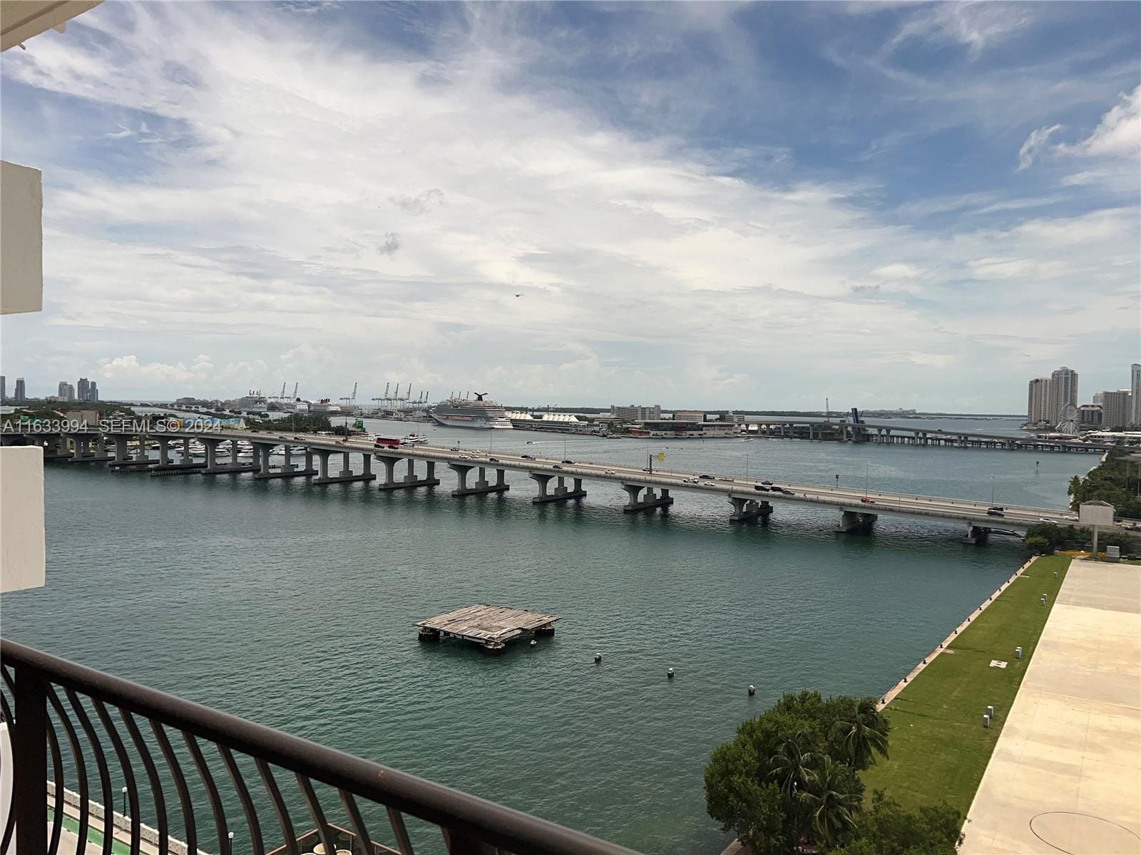 555 NE 15th Street 16J, Miami, FL 33132 photo 2