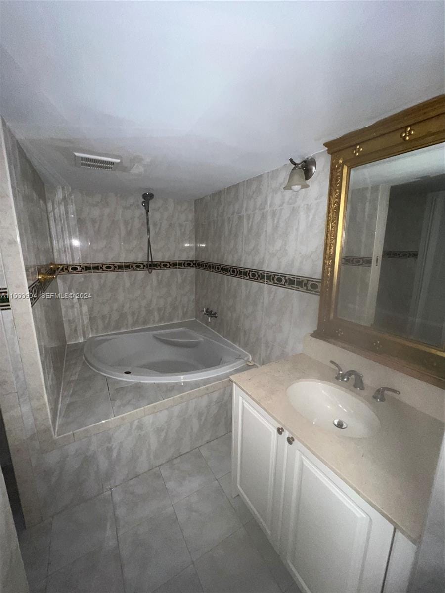 555 NE 15th Street 16J, Miami, FL 33132 photo 11
