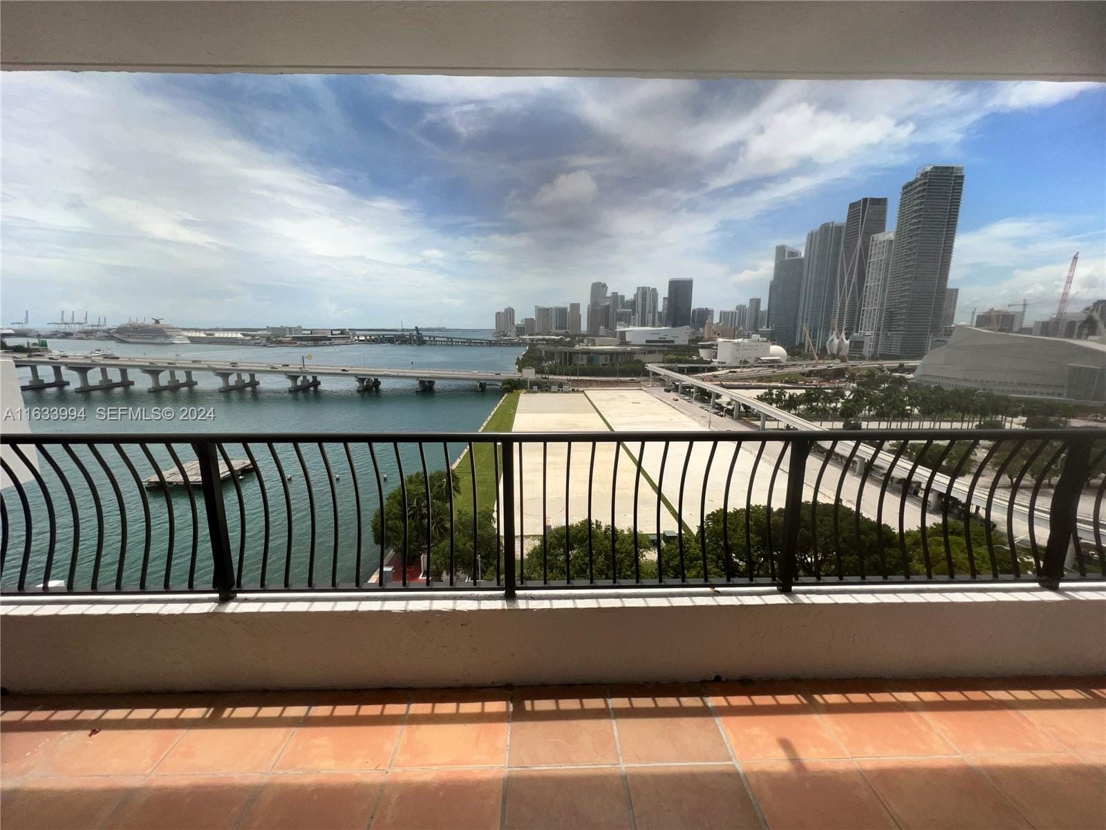 555 NE 15th Street 16J, Miami, FL 33132 photo 3