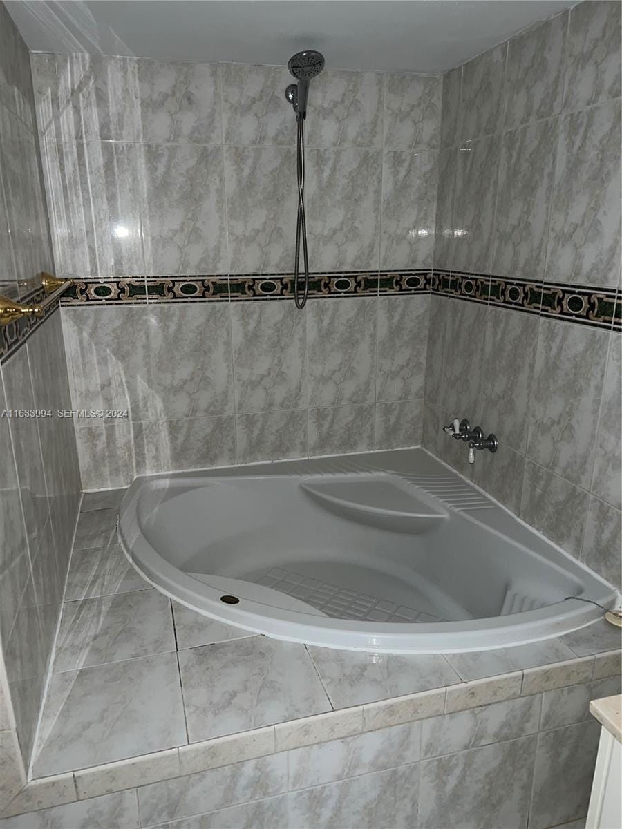 555 NE 15th Street 16J, Miami, FL 33132 photo 9