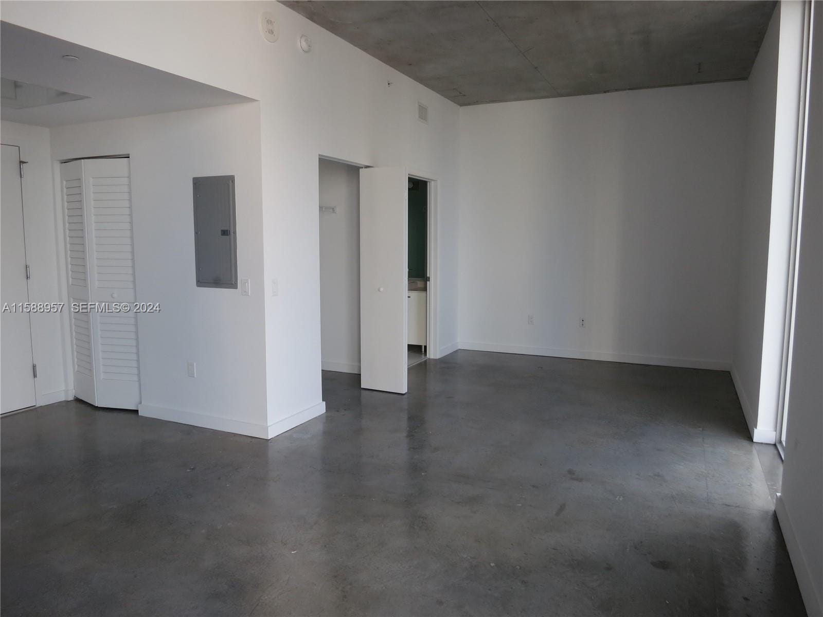 151 SE 1 Street 1704 — photo 9
