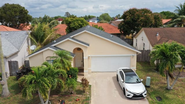 1464 Waterway Cove Drive, sold in Waterway Cove, Wellington, FL