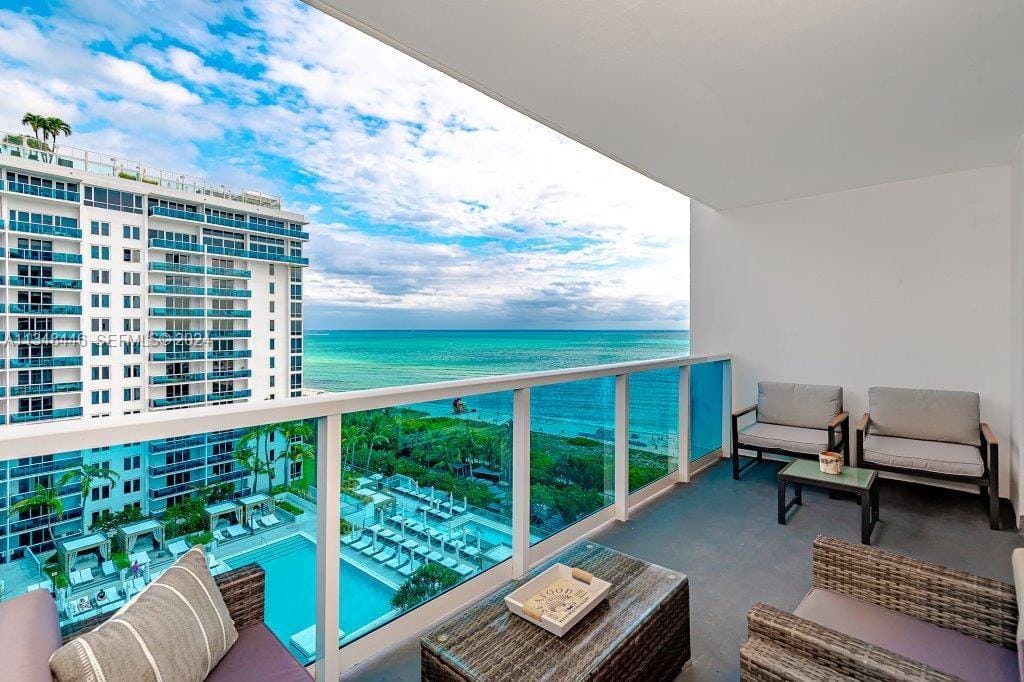 2301 Collins Avenue 1115 — photo 1