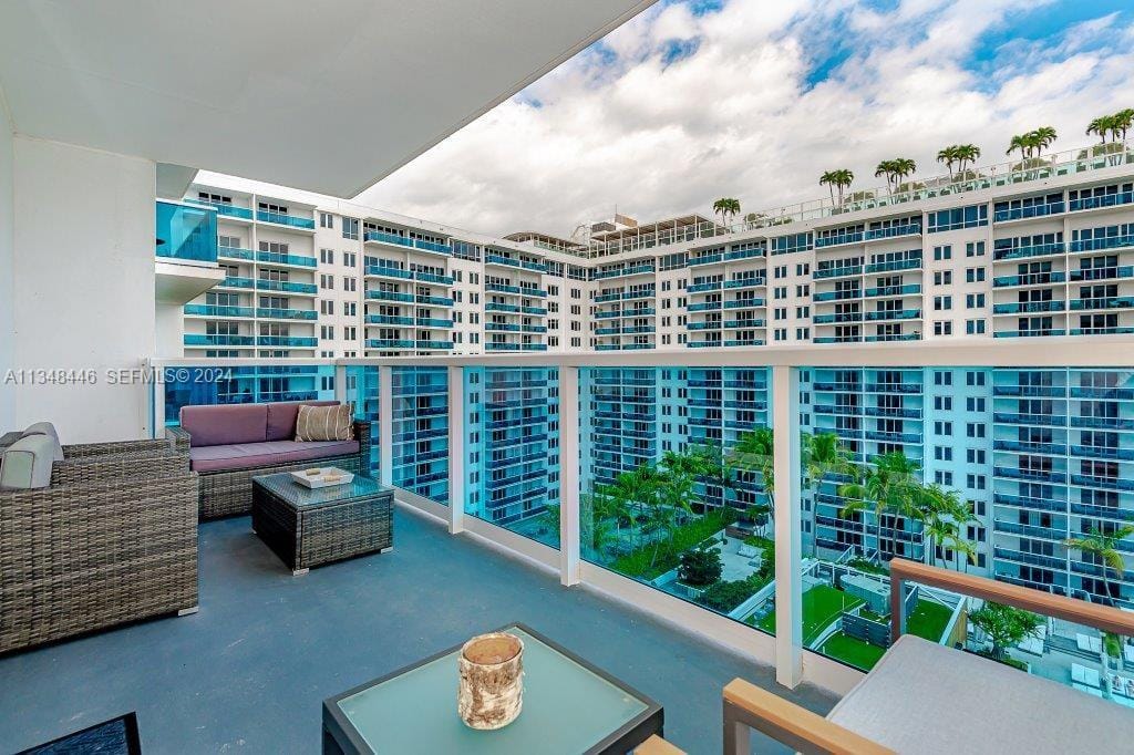 2301 Collins Avenue 1115 — photo 2