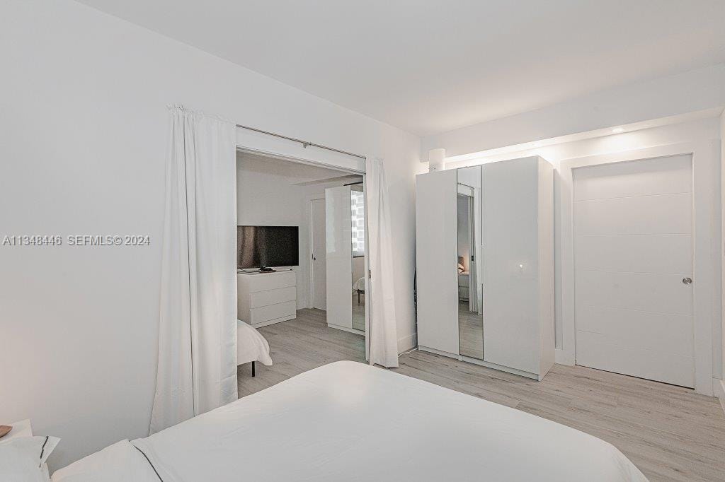 2301 Collins Avenue 1115 — photo 8