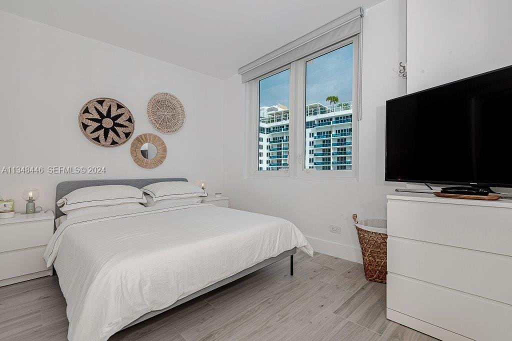 2301 Collins Avenue 1115 — photo 9