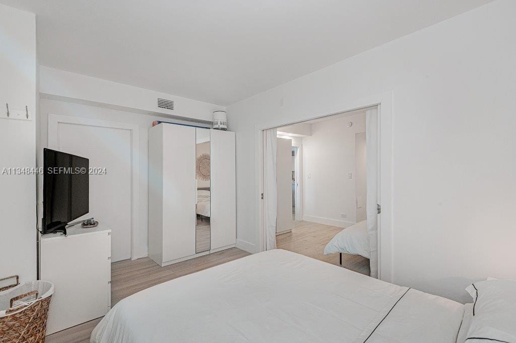 2301 Collins Avenue 1115 — photo 10
