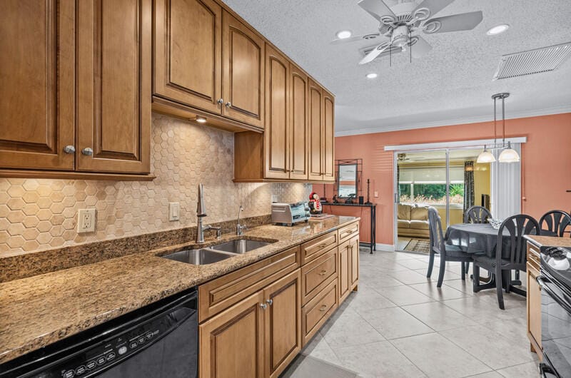 9812 SE Little Club Way S — photo 11