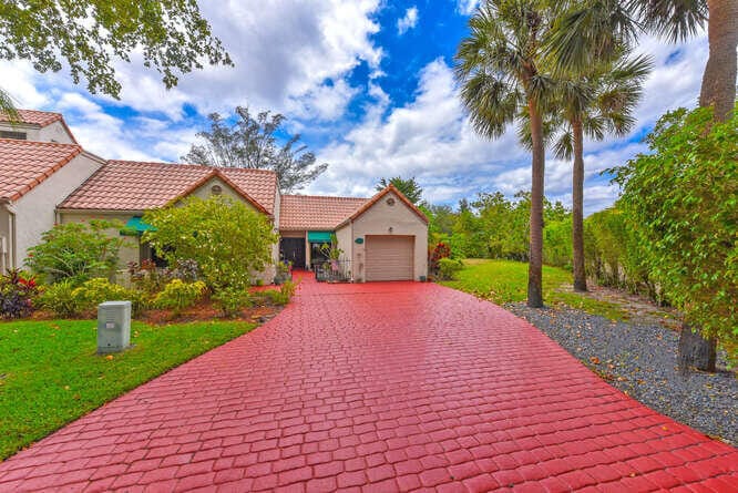 6674 Las Flores Drive, Boca Raton, FL 33433
