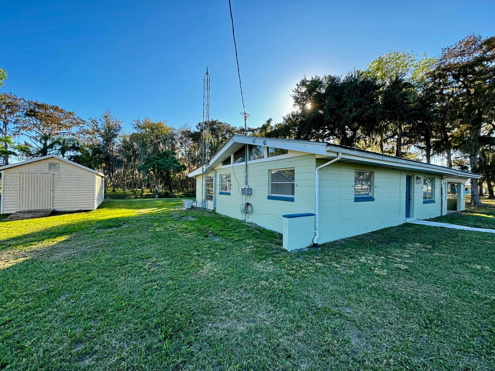 2025 Lake Boulevard, Lorida, FL 33857 photo 3