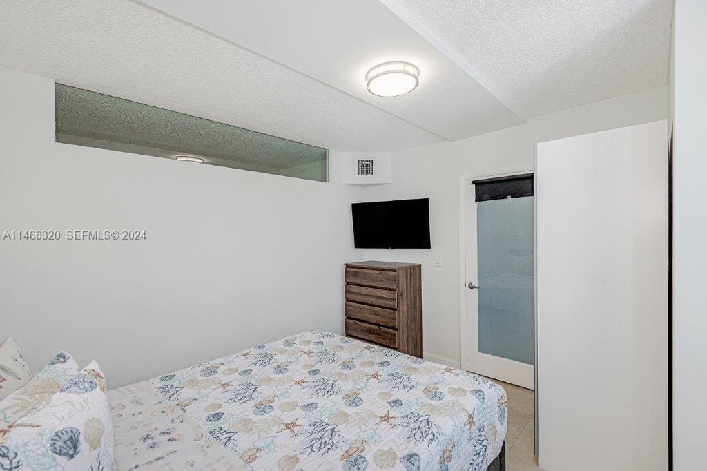 2301 Collins Avenue 803 — photo 11