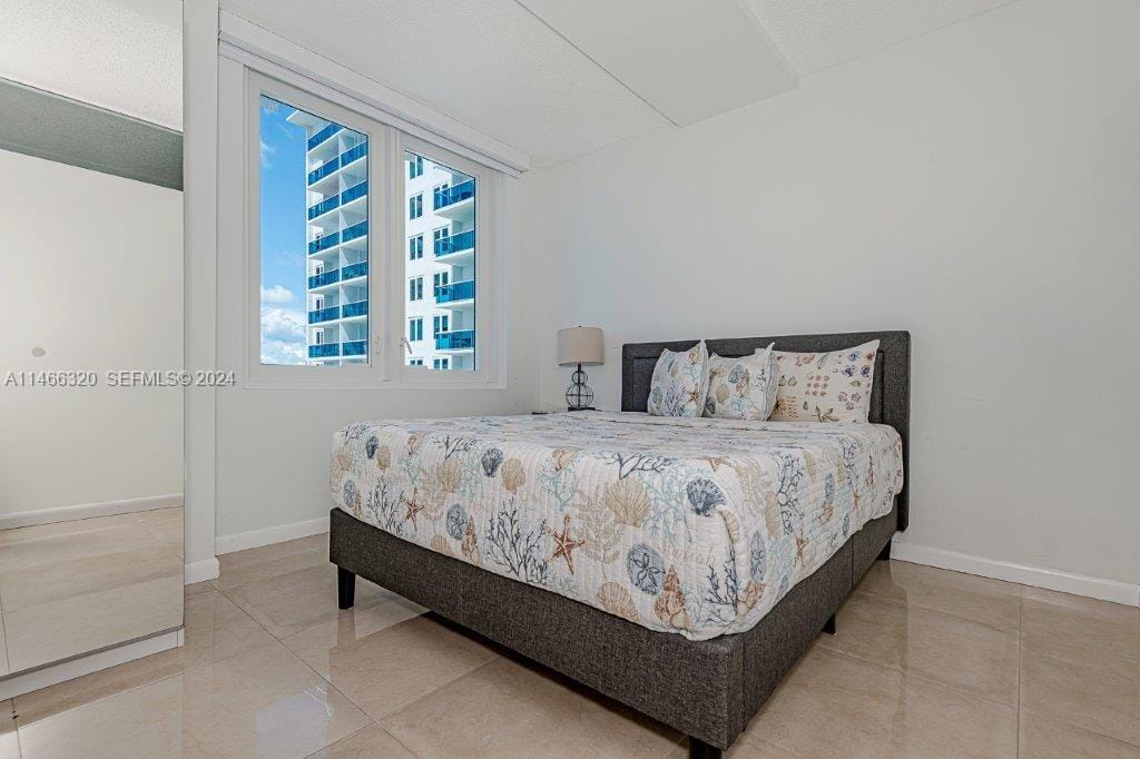 2301 Collins Avenue 803 — photo 9