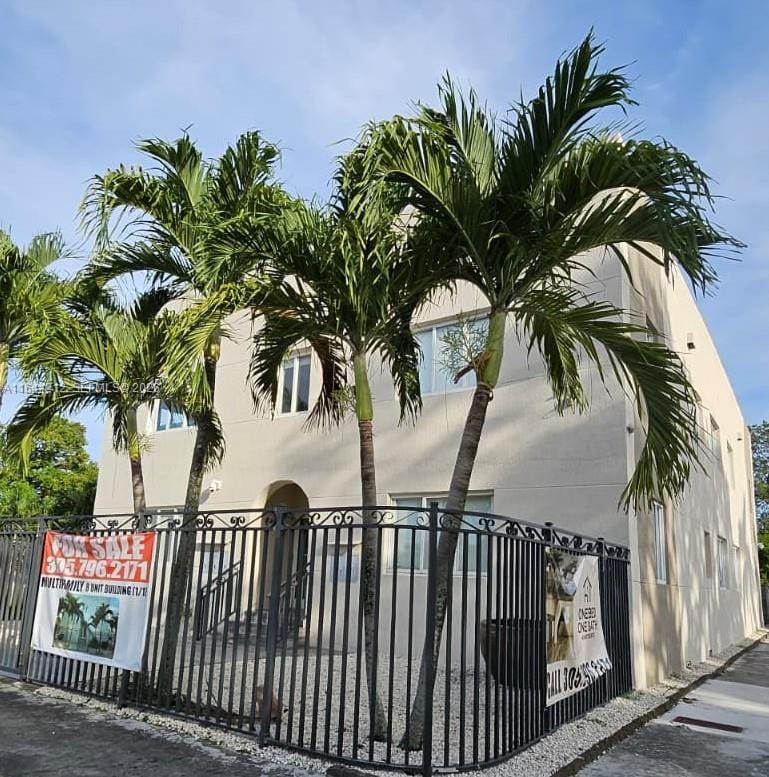 2500 NE 192nd Street, Miami, FL 33180 photo 3