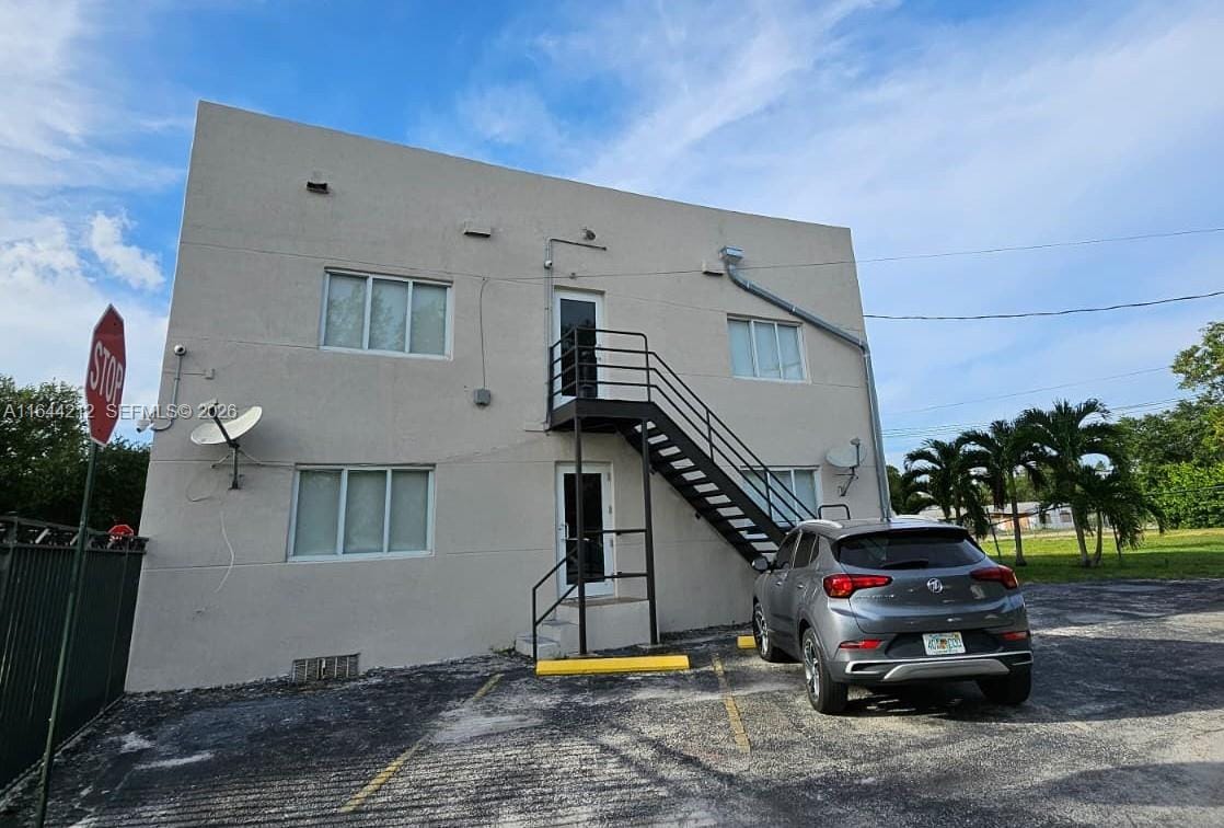 2500 NE 192nd Street, Miami, FL 33180 photo 4