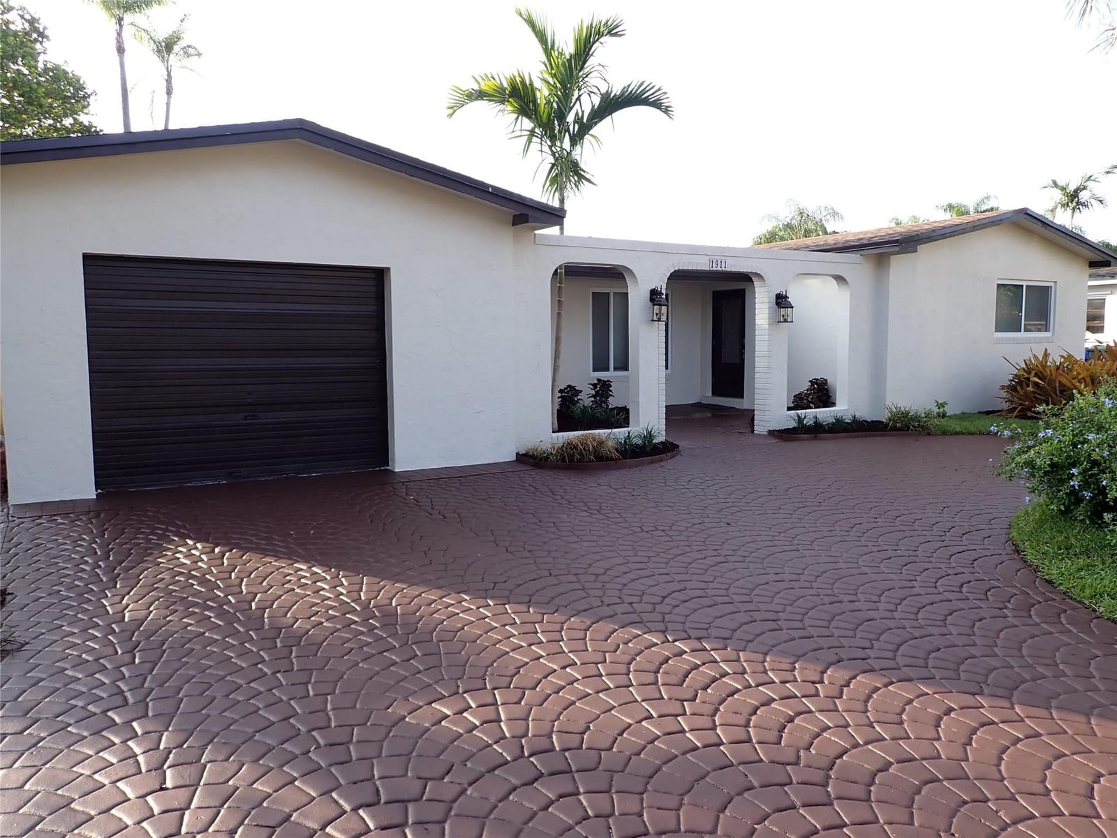 1911 NW 114th Avenue, Pembroke Pines, FL 33026