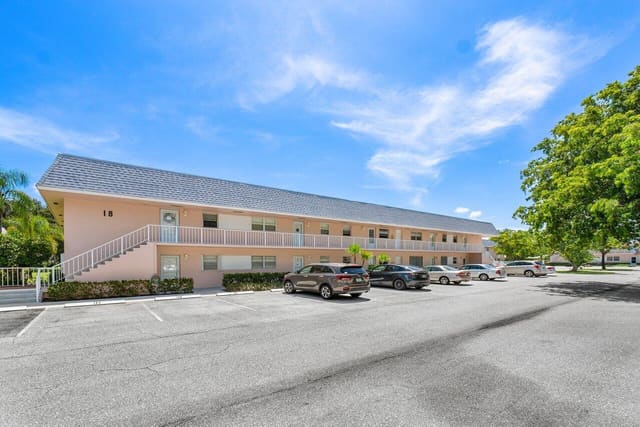 18081 SE Country Club Drive Bldg 18 Unit 176, sold in Little Club, Jupiter, FL