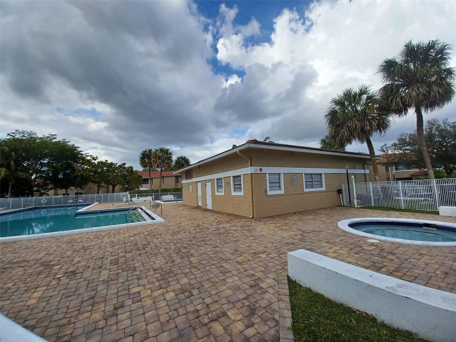 10036 Twin Lakes Drive 37F, Coral Springs, FL 33071 photo 13