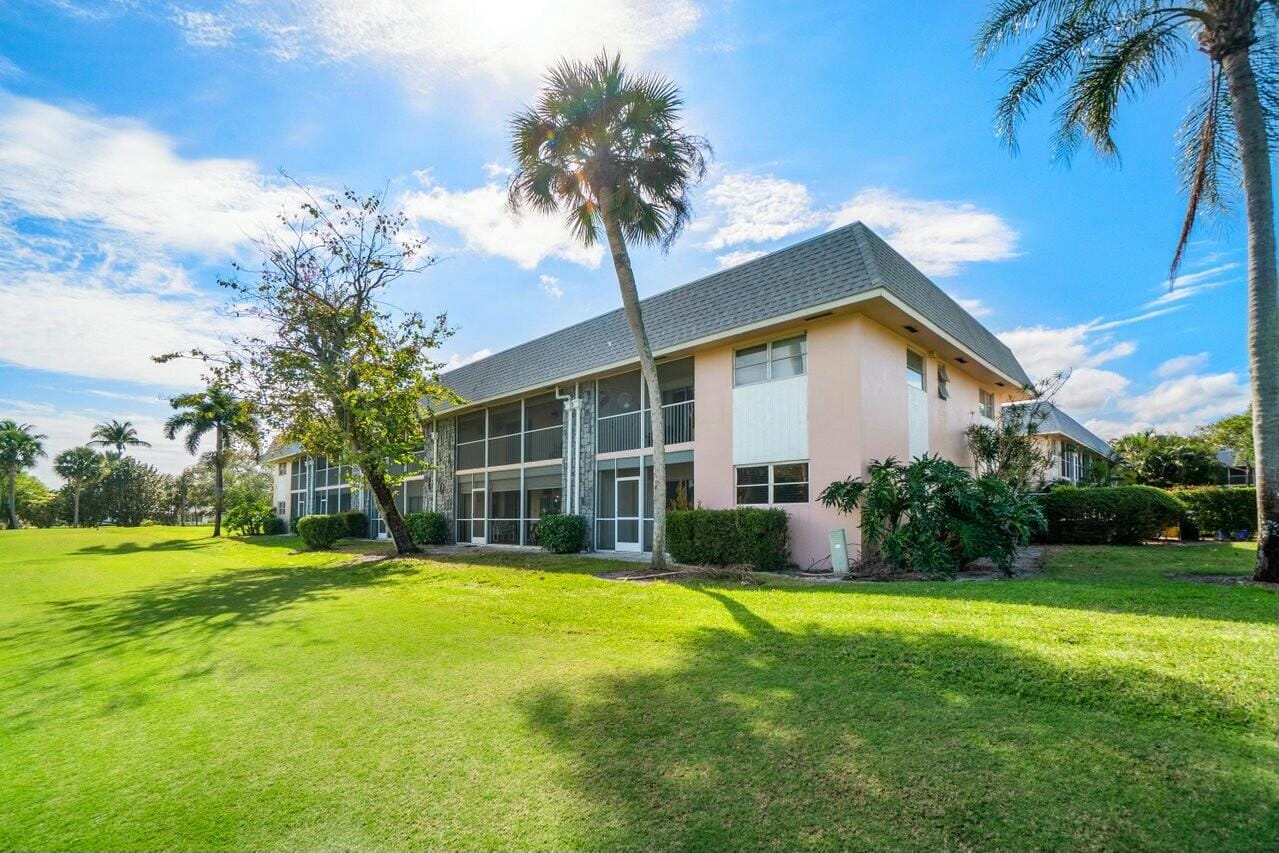 18081 SE Country Club Drive 43 — photo 1