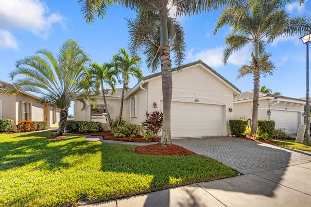 319 SW Maclay Way SW, sold in Lake Forest Pointe, Port St Lucie, FL