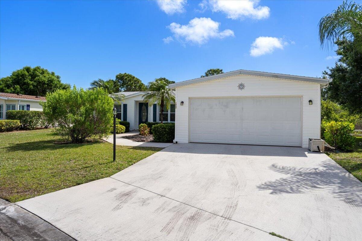 7957 Horned Lark Circle, Port St. Lucie, FL 34952
