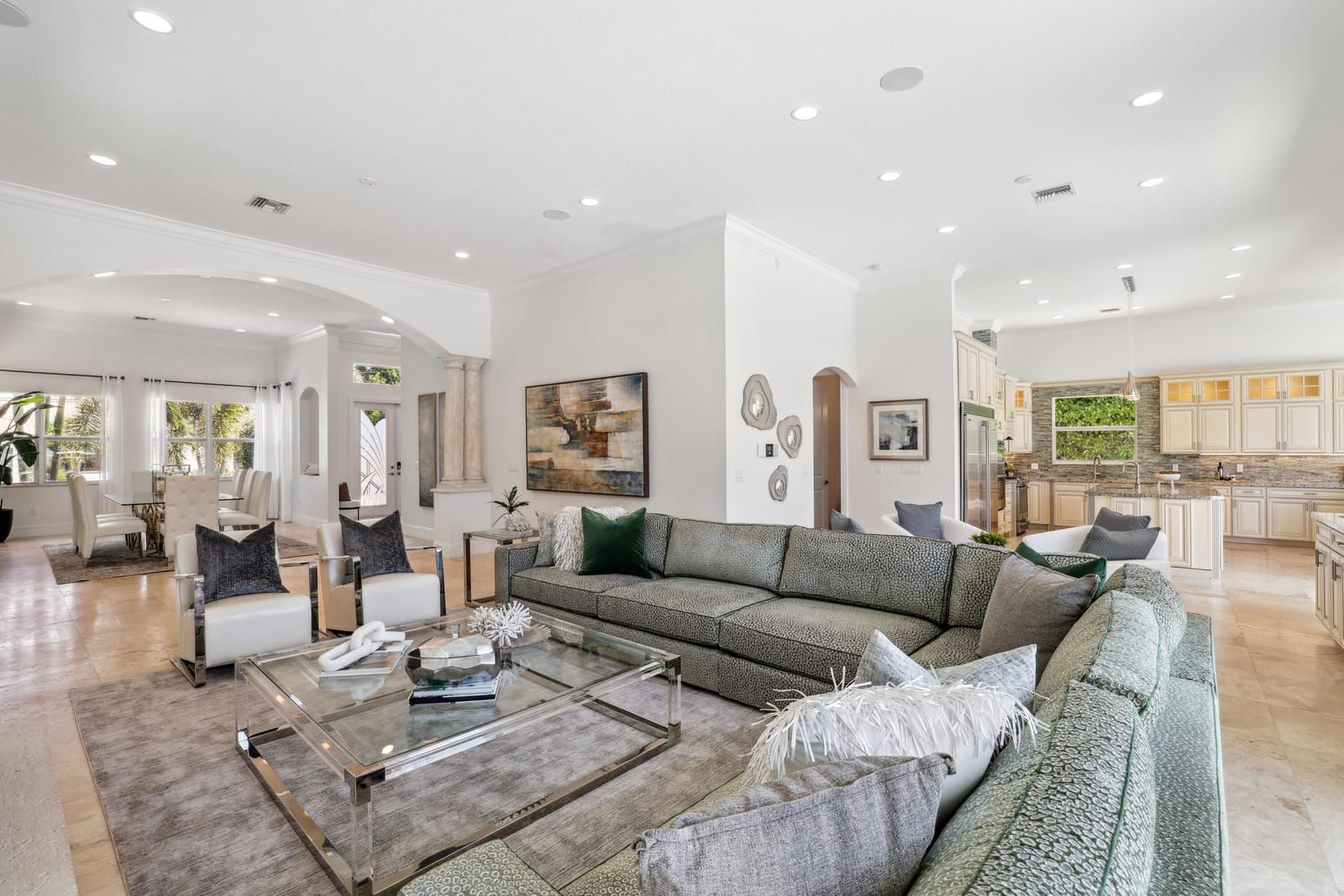 1030 Rhodes Villa Avenue — photo 10