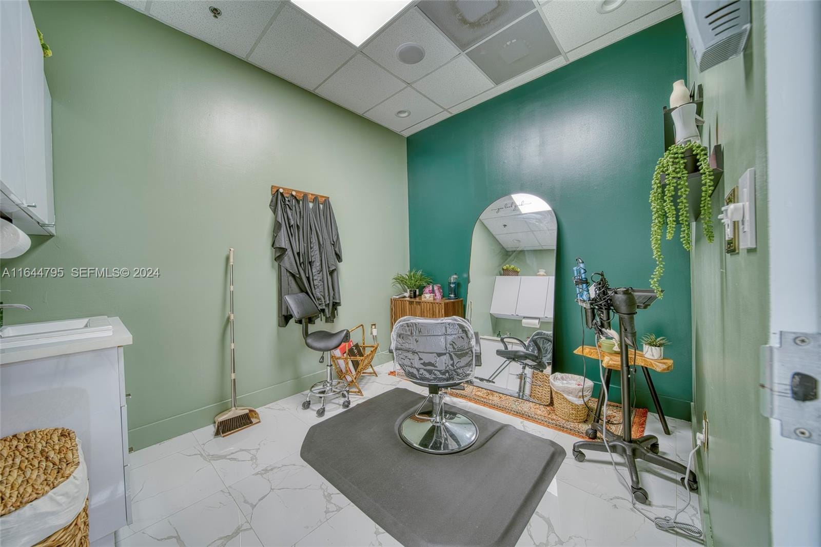 Full-Service Beauty Salon For Sale In Pinecrest, Miami, FL 33156 photo 17