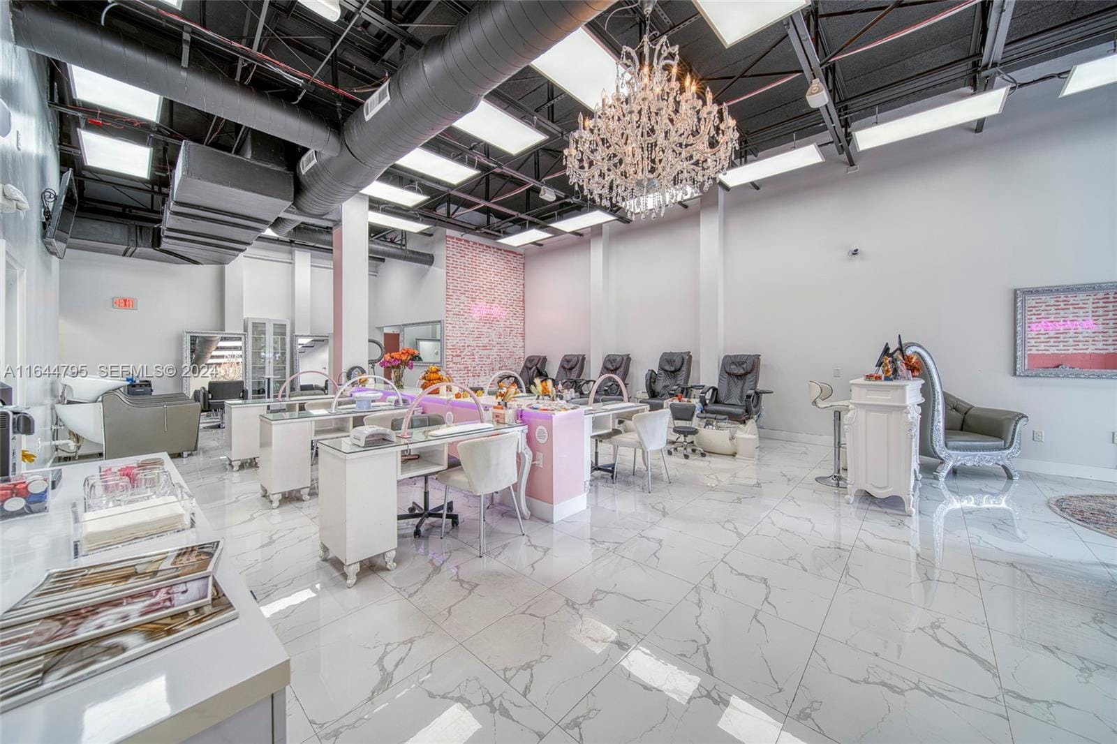 Full-Service Beauty Salon For Sale In Pinecrest — photo 6