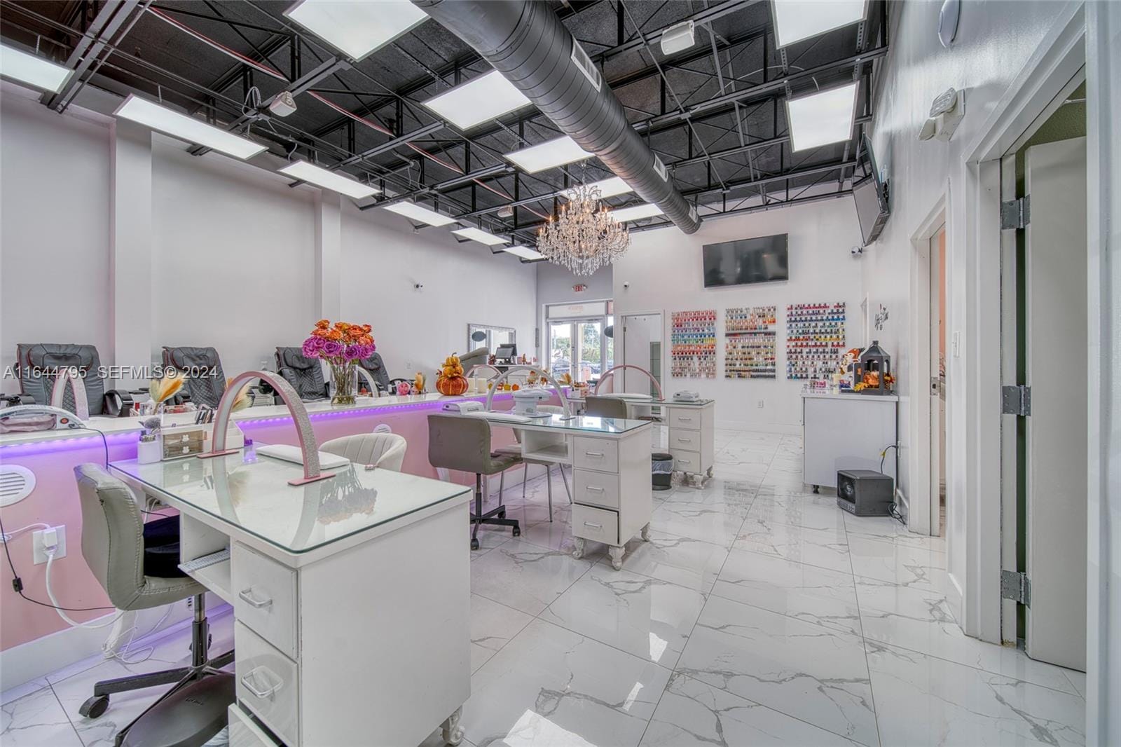 Full-Service Beauty Salon For Sale In Pinecrest — photo 7