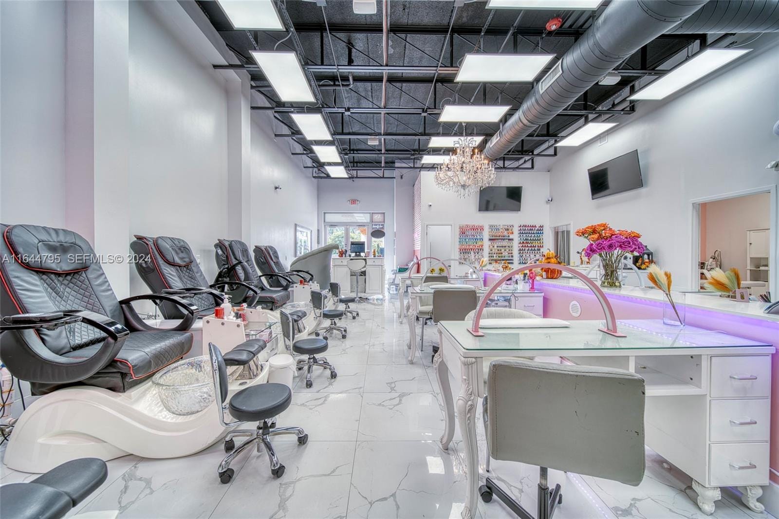 Full-Service Beauty Salon For Sale In Pinecrest — photo 9