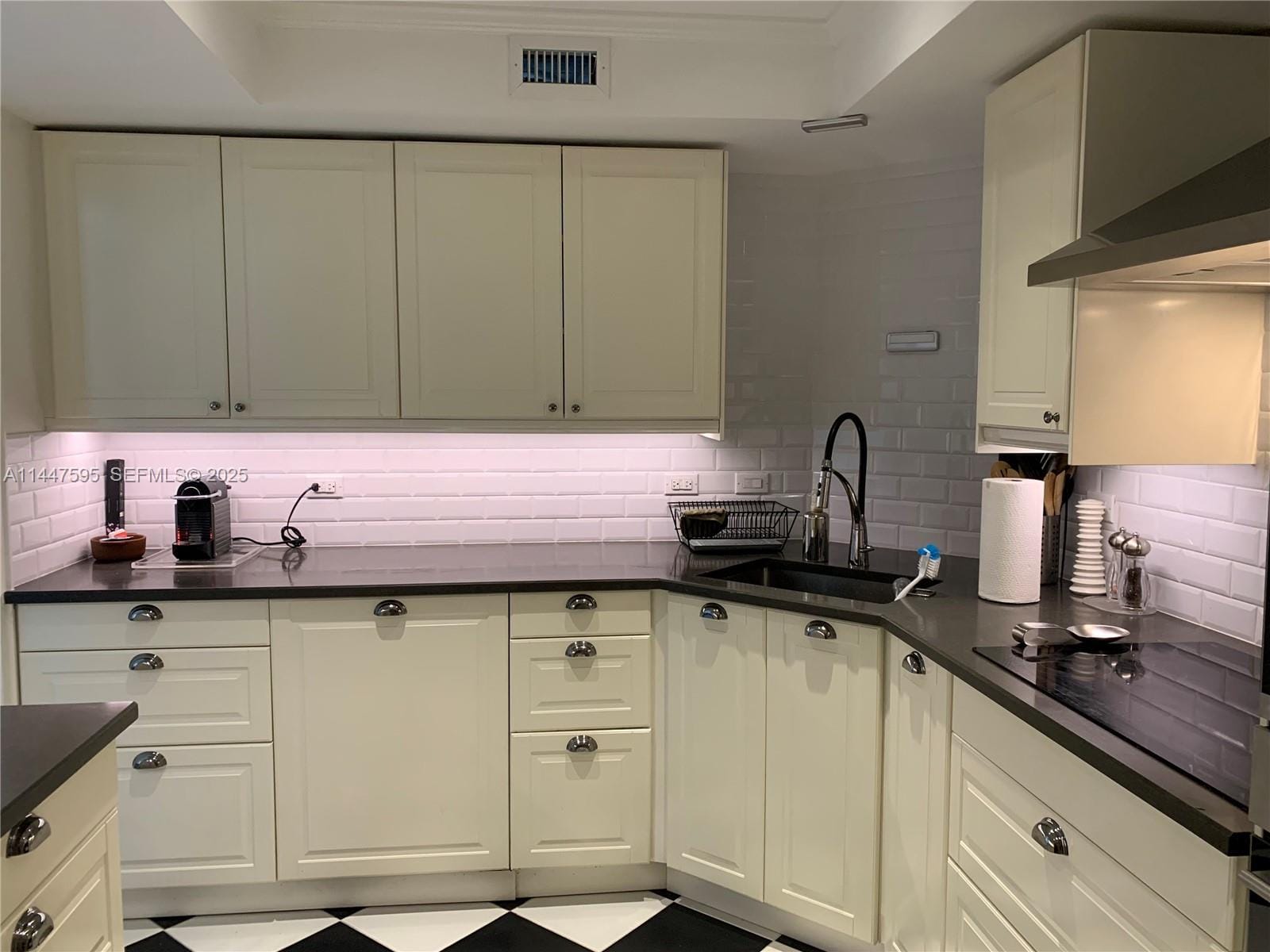 200 Ocean Lane Drive 706 — photo 8