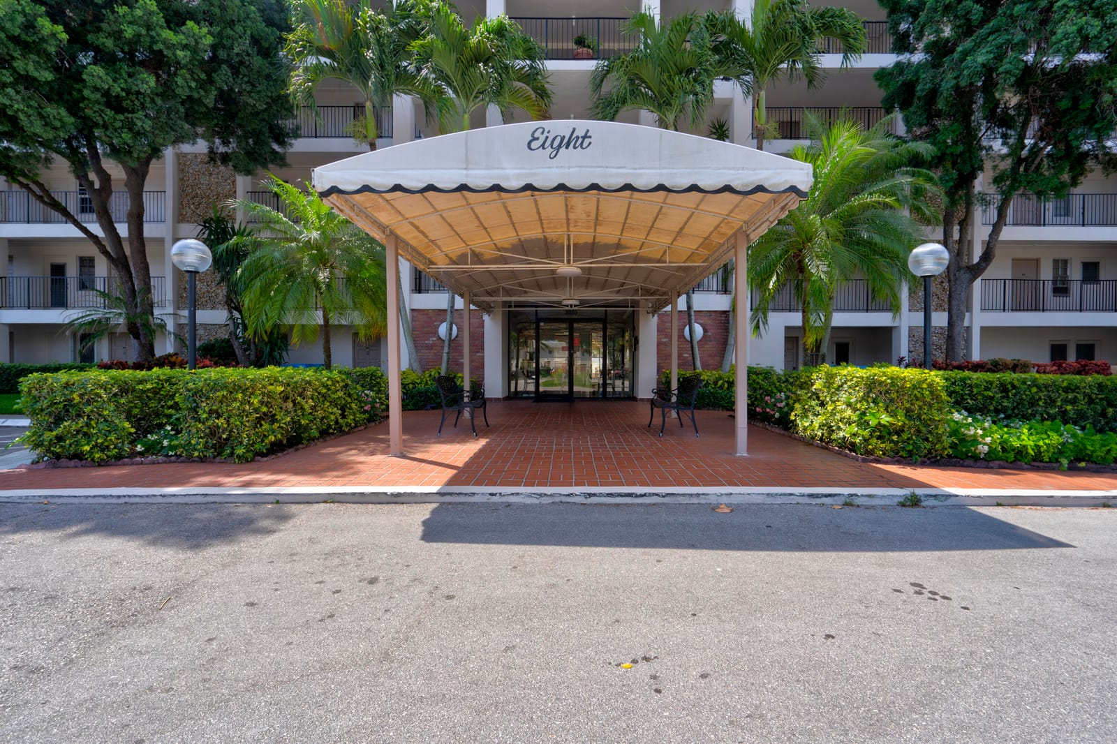 3050 N Palm Aire Drive 505 — photo 8
