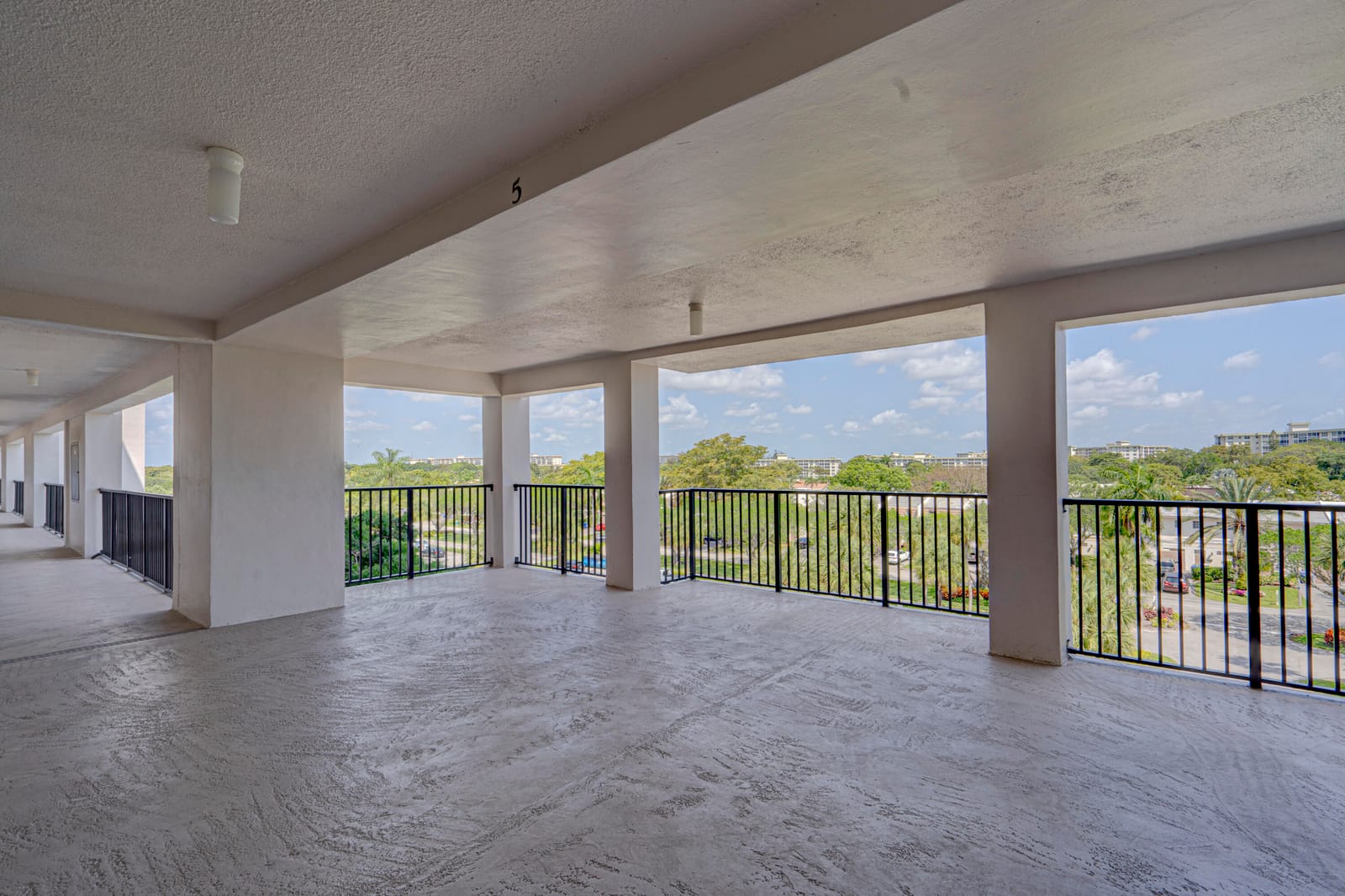 3050 N Palm Aire Drive 505 — photo 9