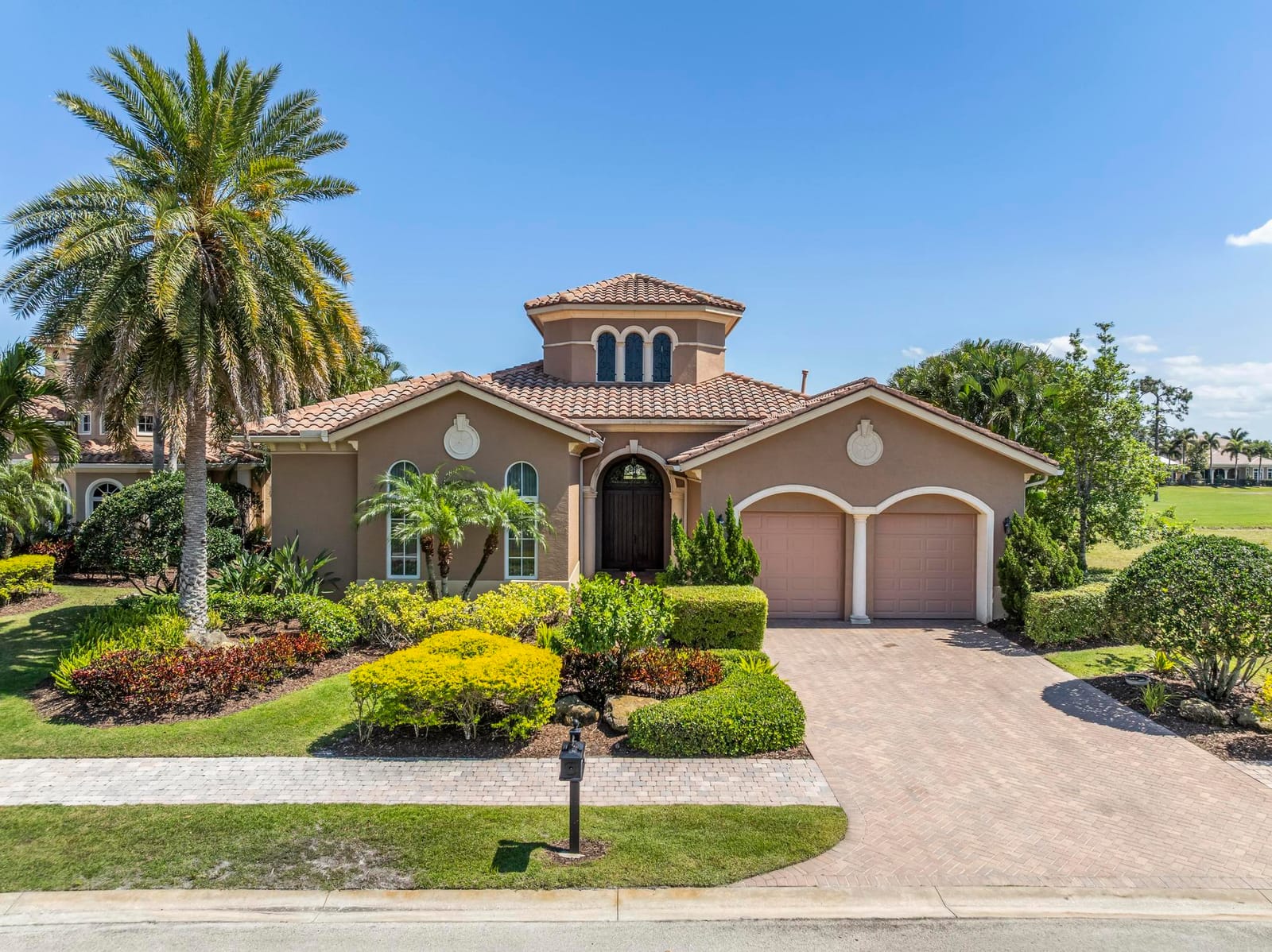 110 SE San Fratello, Port St. Lucie, FL 34984 photo 2