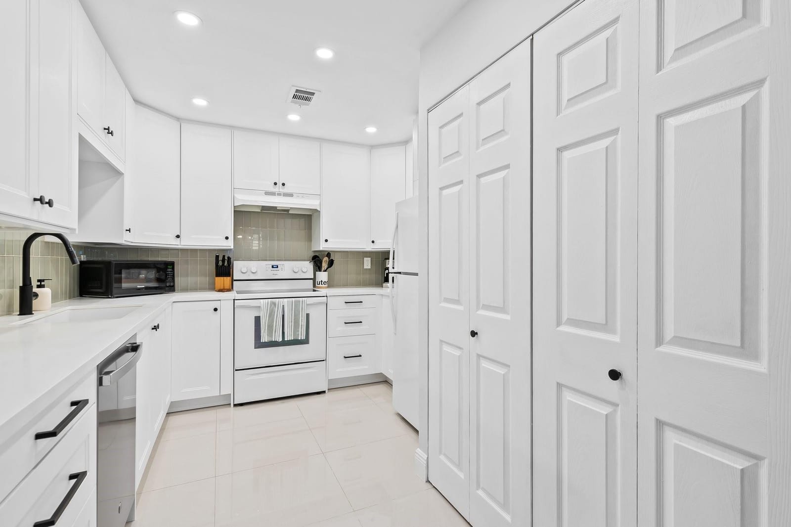 8059 SW 17th Place 5-4, Davie, FL 33324