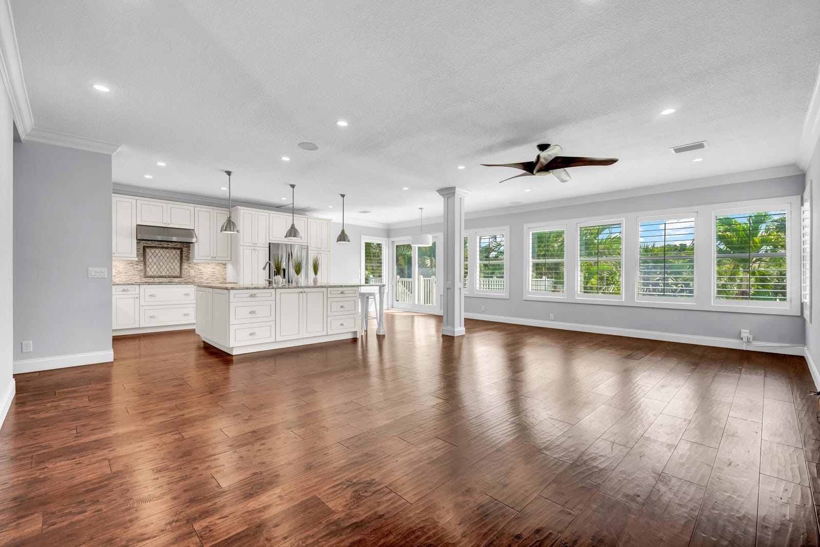 125 Intracoastal Circle — photo 4