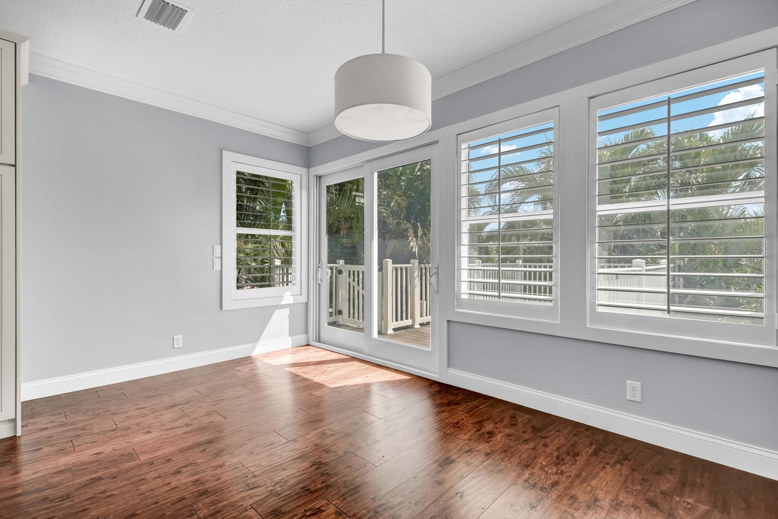 125 Intracoastal Circle — photo 10