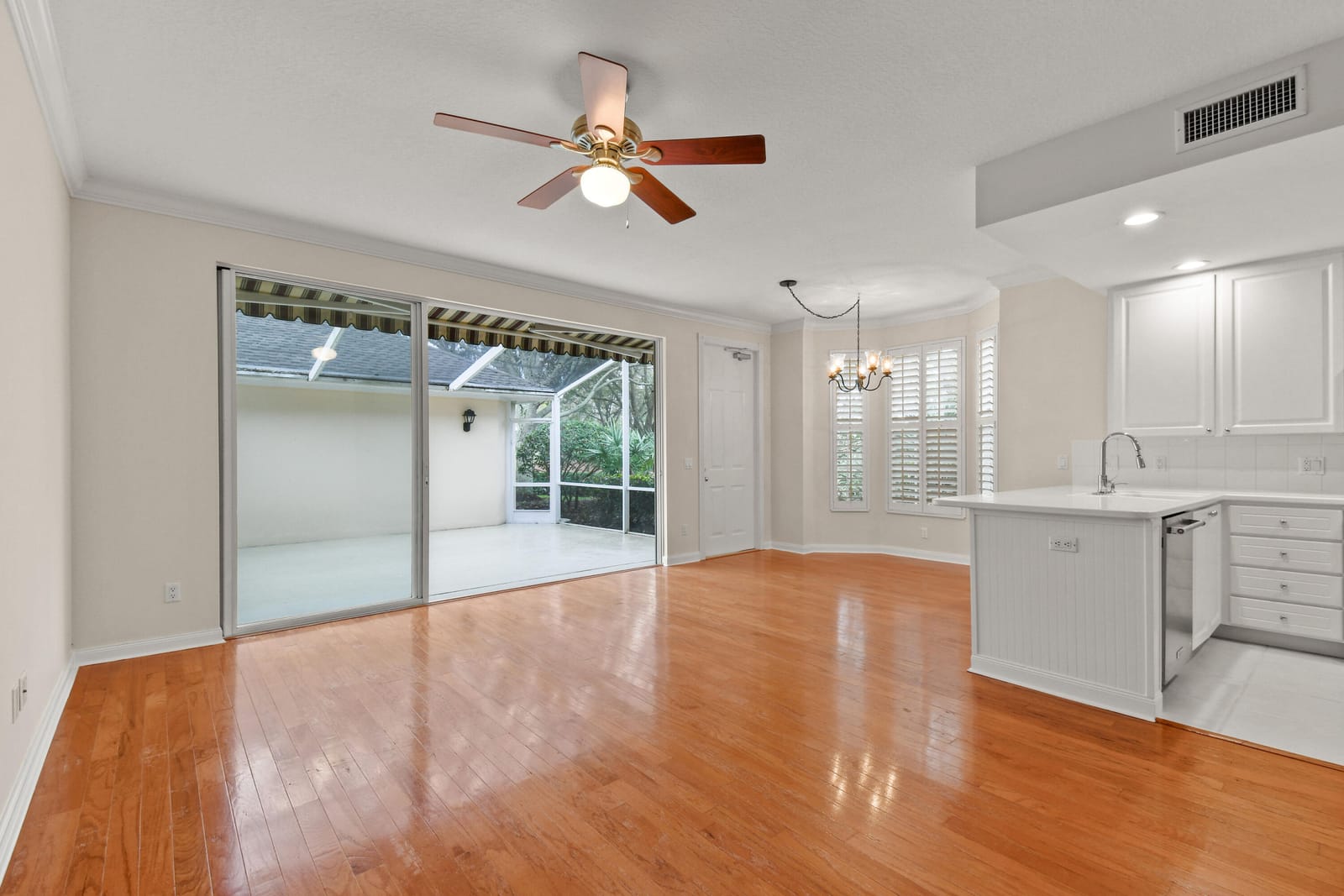 114 Radcliffe Court — photo 12