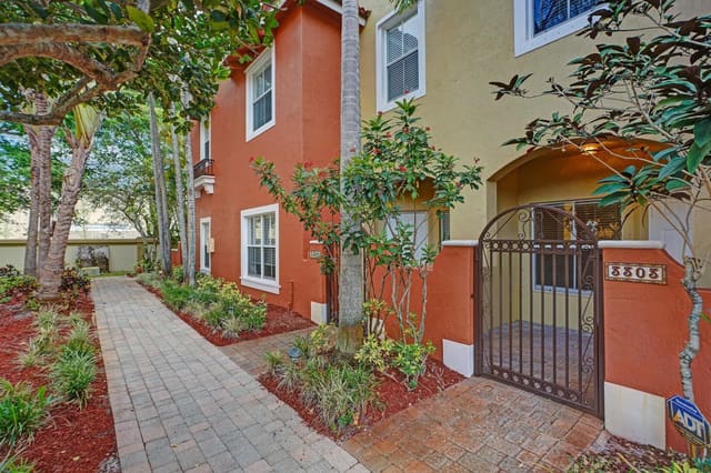 3303 Merrick Lane 1002, sold in Merrick Preserve, Margate, FL