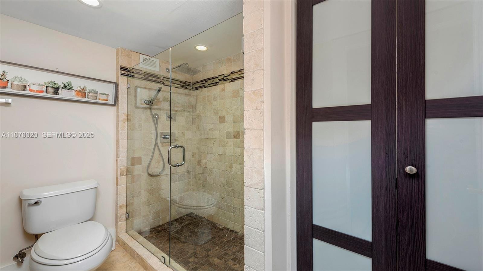 2301 Collins Avenue 301 — photo 12