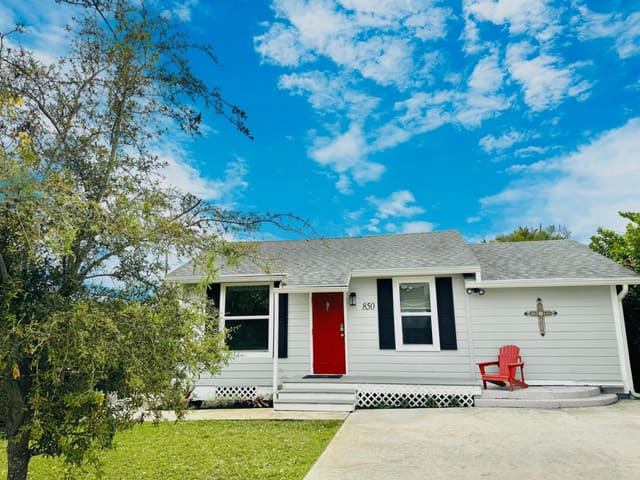 850 Green Street Street, sold in Lakeview Ridge, West Palm Beach, FL