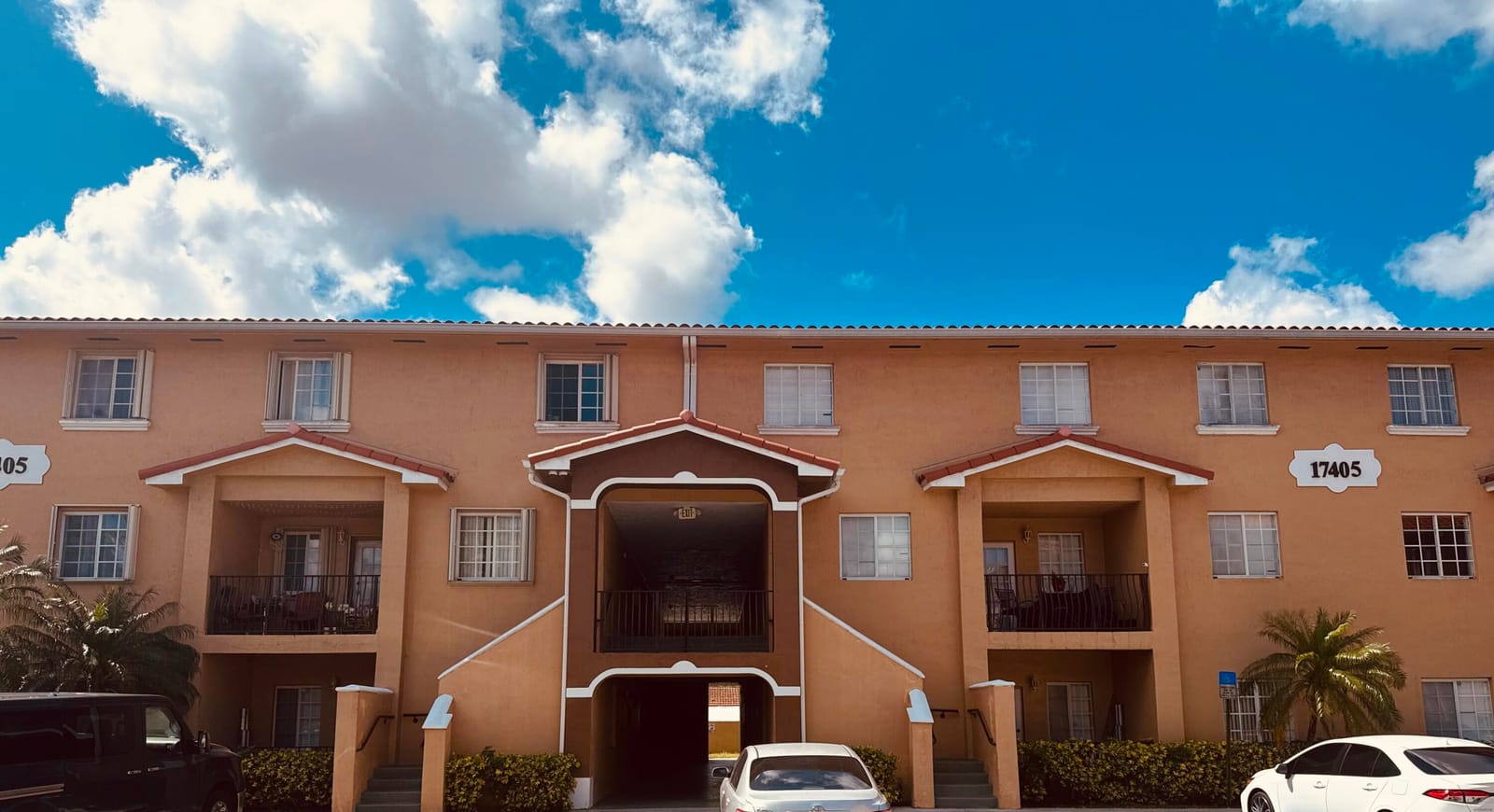 17405 NW 75th Place 107, Hialeah, FL 33015
