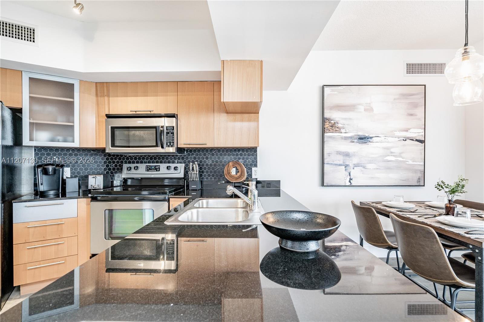 1750 N Bayshore Drive 3914 — photo 3