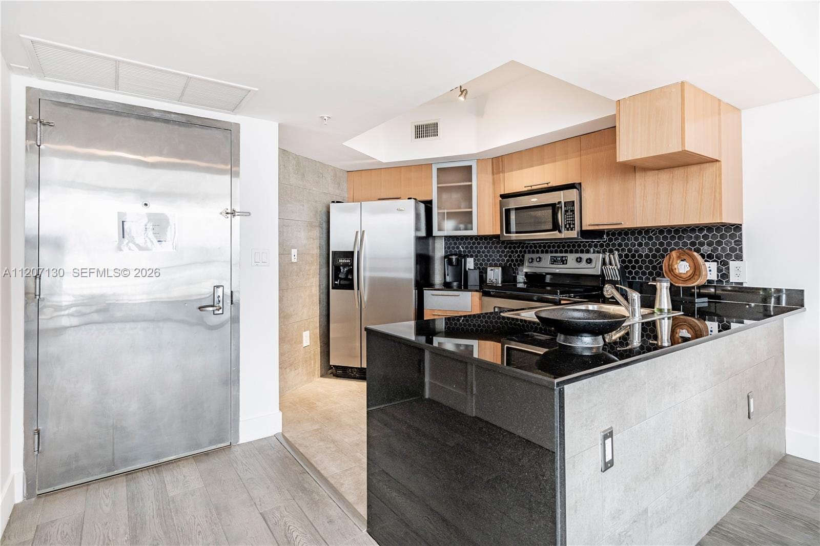 1750 N Bayshore Drive 3914 — photo 4