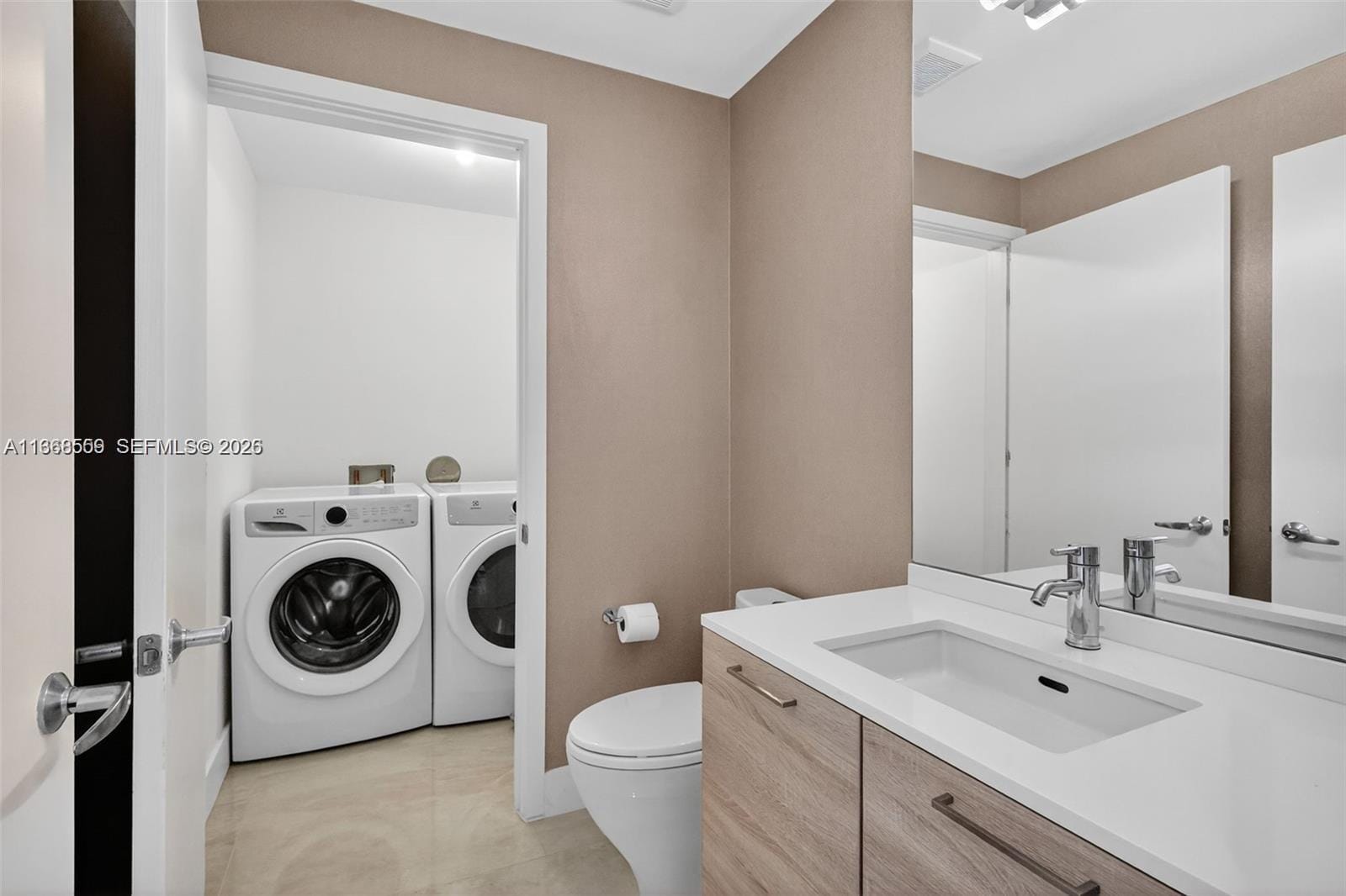 16385 Biscayne Boulevard 7, North Miami Beach, FL 33160 photo 26