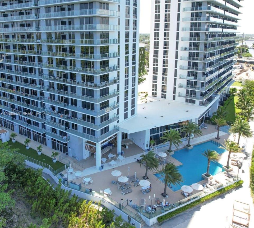16385 Biscayne Boulevard 7, North Miami Beach, FL 33160, North Miami Beach